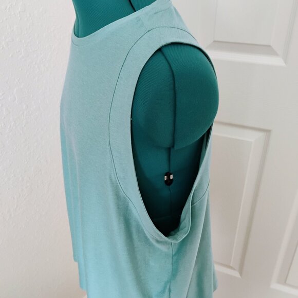Old Navy Activewear Sleeveless Top Size Extra Large - Picture 6 of 8